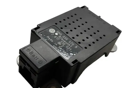 Volkswagen Golf Plus Aerial antenna amplifier 5M0035570B 7617310031
