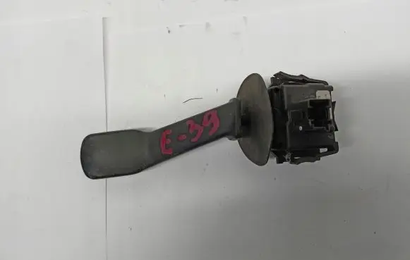 BMW 5 E39 Indicator stalk 8352172