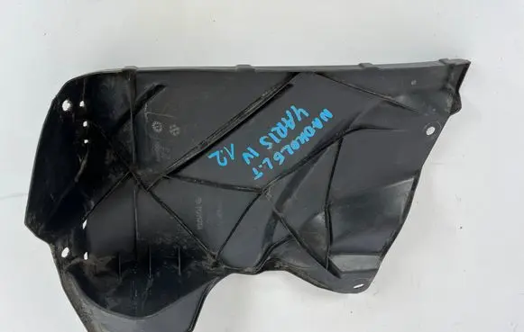 Toyota Yaris Rear arch 525920D550