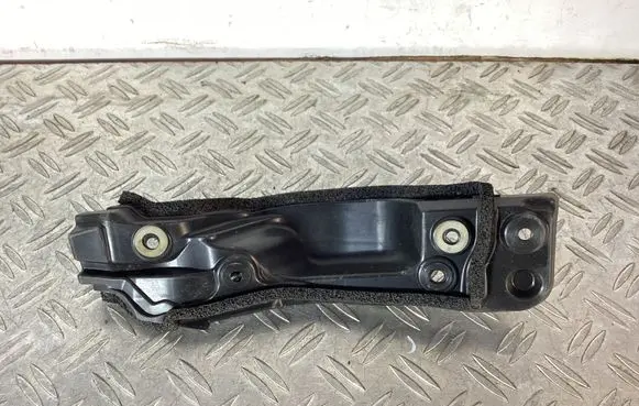 Lexus RC Fender mounting bracket 5388224030