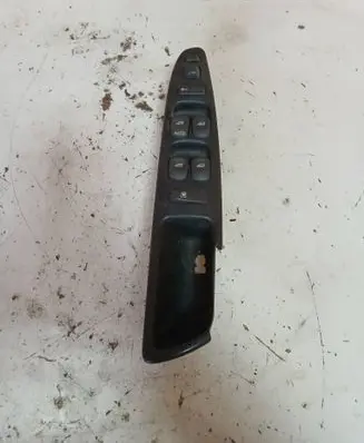 Volvo V70 Front door window glass four-door 49206 02W393 30538694