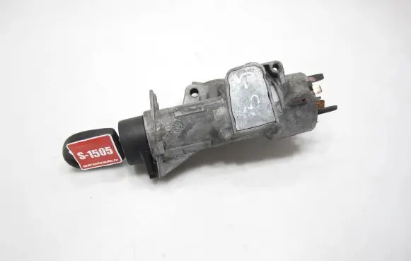 Volkswagen PASSAT B5 Ignition lock 4B0905851A