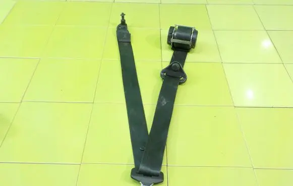 Dacia Sandero II Front seatbelt 868845972R XP82