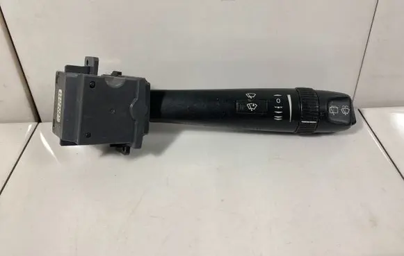 Volvo V70 Wiper control stalk 30768101