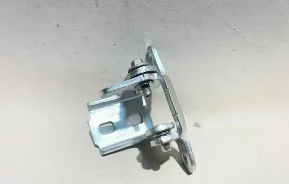 Opel Insignia A Rear door upper hinge 13281823