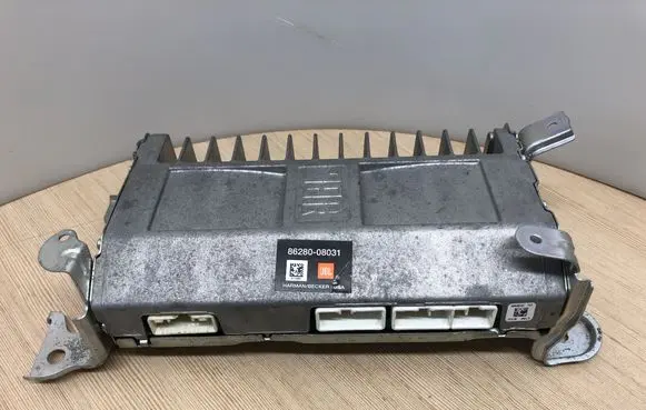 Toyota Sienna XL30 III Sound amplifier 8628008031 2174601