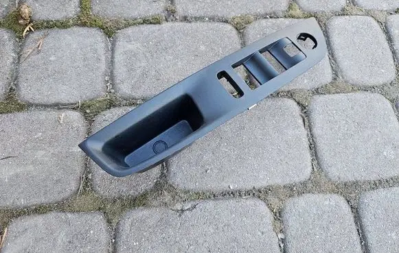 Opel Mokka B Front door interior handle trim 9835153780