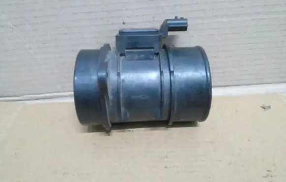 Renault Megane III Mass air flow meter 8200702517
