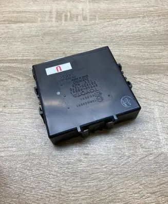 Lexus RX 330 - 350 - 400H Light module LCM 8994048061 0319001270