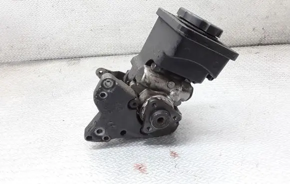 BMW 5 E39 Power steering pump 32412247599