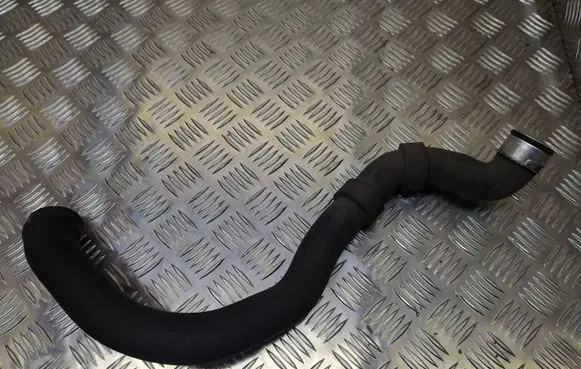 Mercedes-Benz C W203 Engine coolant pipe/hose 2035012782