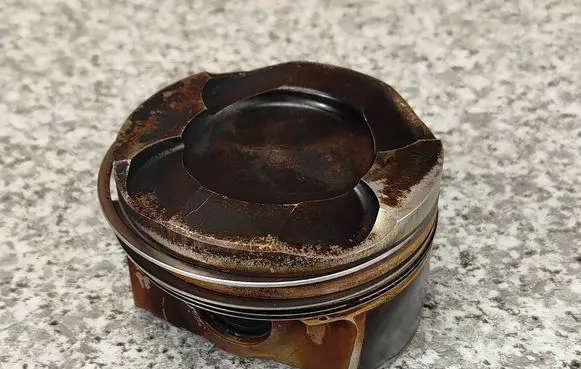 BMW 5 F10 F11 Piston with connecting rod 7624409