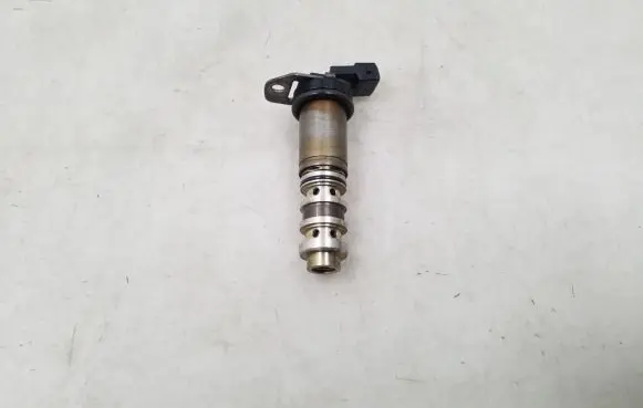 BMW 5 F10 F11 Valve 7561265