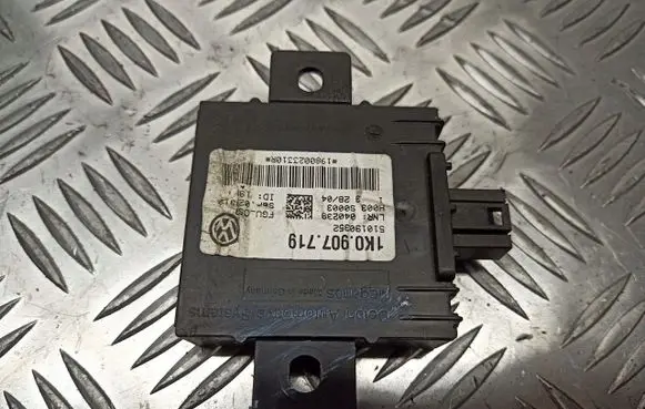 Audi A3 S3 8P Alarm control unit/module 1K0.907.719