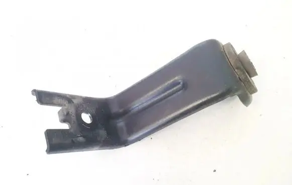 Radiator mount bracket