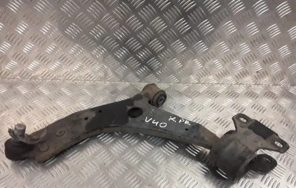 Volvo V40 Front lower control arm/wishbone
