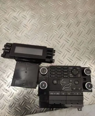 Volvo V70 Climate control unit 30782903 10W16E06 SN60126263