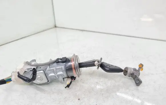 Subaru Legacy Ignition lock 88215AG000 X1T25971
