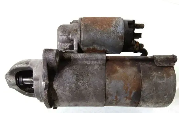 Opel Zafira B Starter motor 9000936