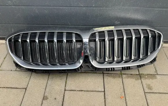 BMW 3 G20 G21 Front grill 18715610