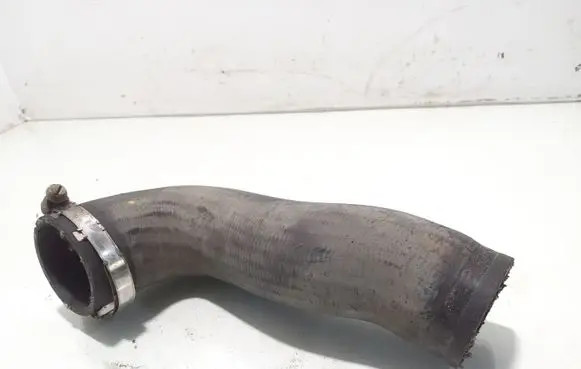 Volkswagen PASSAT B7 Intercooler hose/pipe 1K0145832AF 1K0145752GA