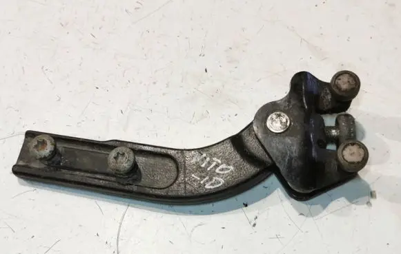 Mercedes-Benz Vito Viano W639 Sliding door middle roller runner A6397630147