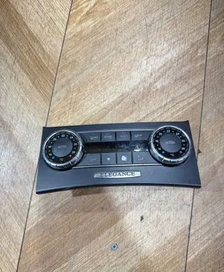 Mercedes-Benz C W204 Climate control unit A2049003803 03HW3810 W261000