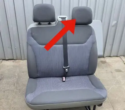 Opel Vivaro Front seat headrest