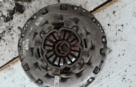 Toyota RAV 4 (XA40) Pressure plate 3465632