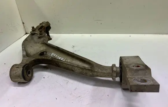 Nissan X-Trail T30 Front lower control arm/wishbone