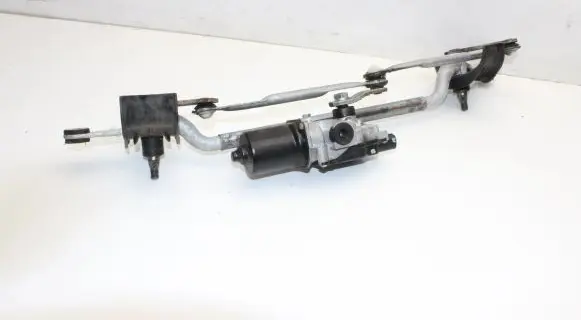 Mazda 3 II Front wiper linkage and motor