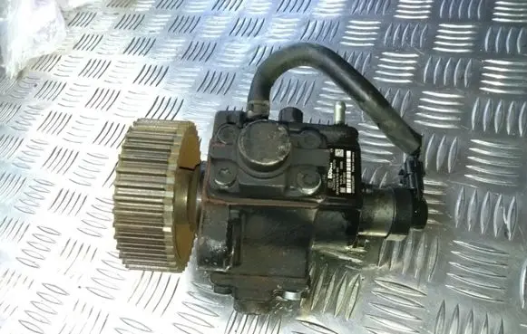 Opel Insignia A Fuel injection high pressure pump 0445010193 1107270 55571005