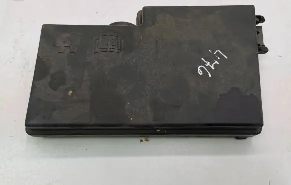 Mazda CX-7 Fuse box cover EH6466761A K7425