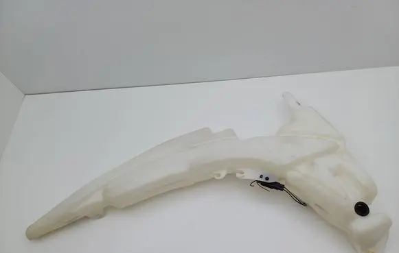 Ford Focus Windshield washer fluid reservoir/tank XS4117618CH