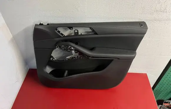 BMW X7 G07 Front door card panel trim