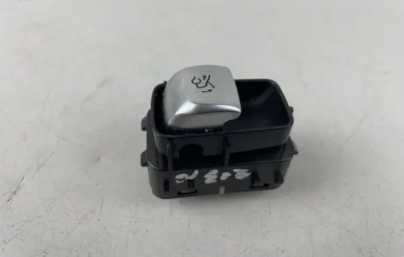 Mercedes-Benz E W213 Tailgate opening switch A2229055011
