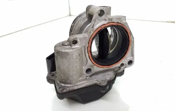 Volkswagen Golf V Throttle valve 03G128063G