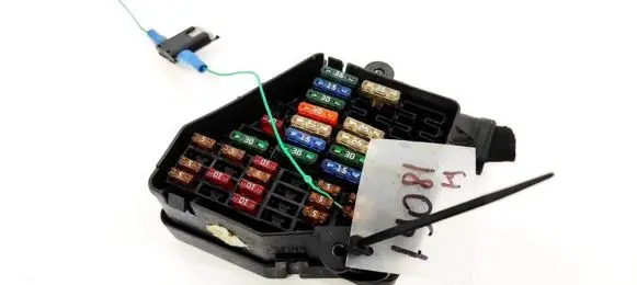 Audi A6 S6 C6 4F Fuse box set 0525427479