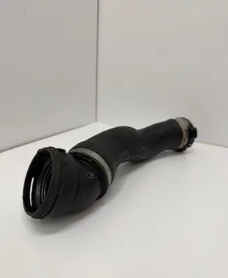 BMW 5 E60 E61 Intercooler hose/pipe 7789048