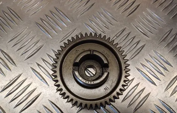 Opel Corsa D Camshaft pulley/ VANOS D316