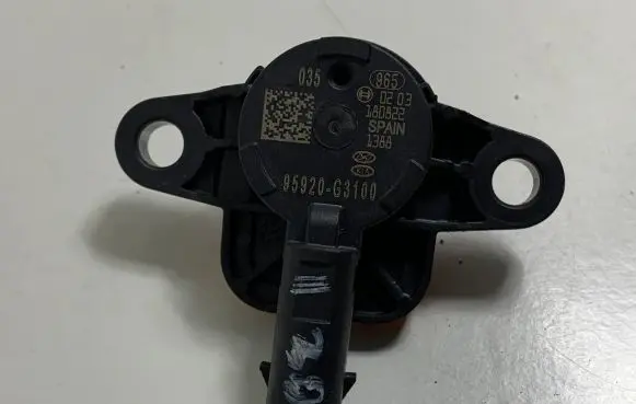 Hyundai i30 Airbag deployment crash/impact sensor 95920G3100