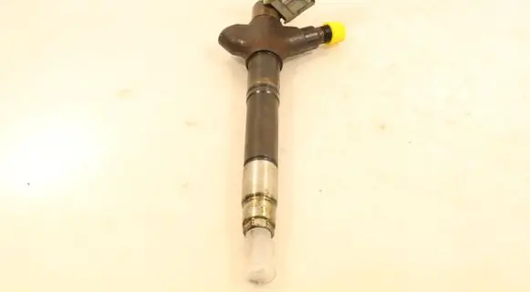 Toyota Avensis T270 Fuel injector 236700R100