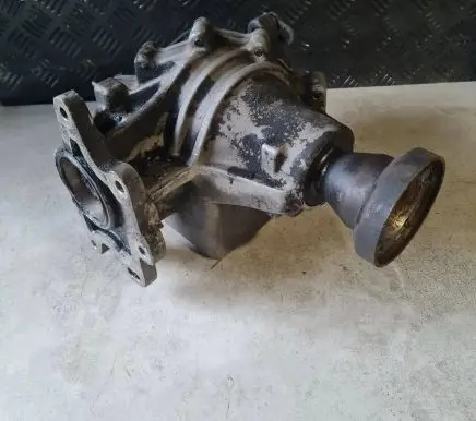 Gearbox transfer box case
