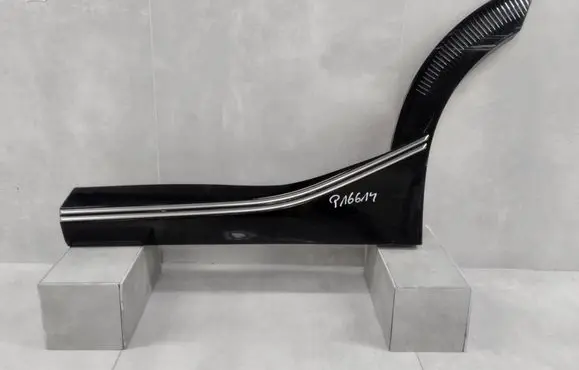 Rear door trim (molding)