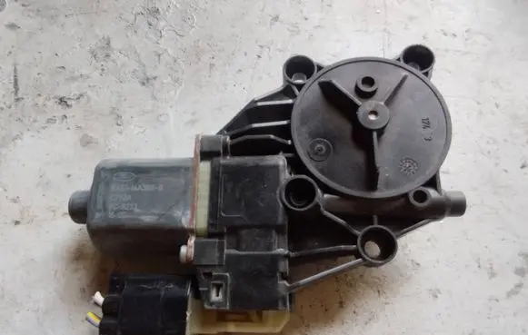 Ford Fiesta Front door window regulator motor 8a6114a389b FC8233 C7Y2A