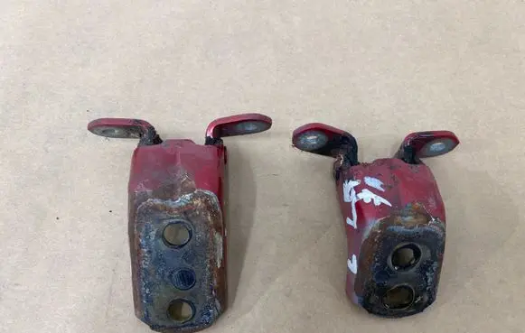 Nissan Navara D22 Front door hinges set