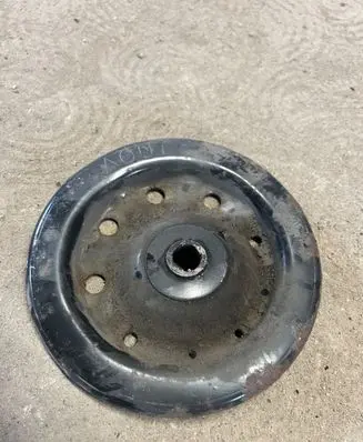 Toyota Avensis T220 Coil spring mount 