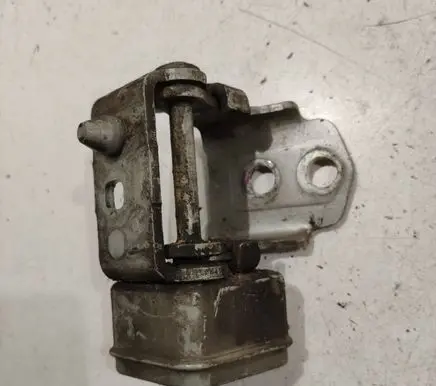 Peugeot 207 Front door upper hinge