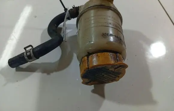 Subaru Forester SG Power steering fluid tank/reservoir 