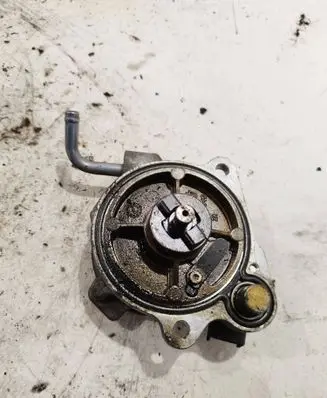 Toyota Yaris Vacuum pump